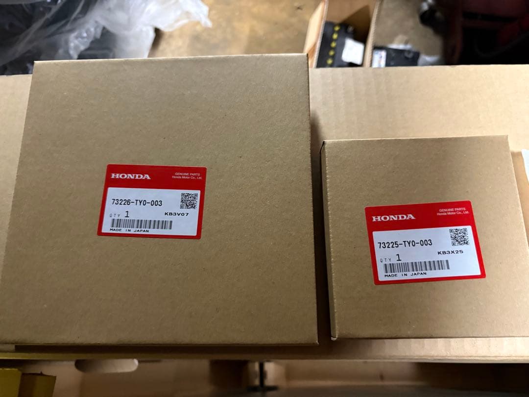 ホンダN-BOXガラスセット,リヤーウインドシールド73211-TY0-003