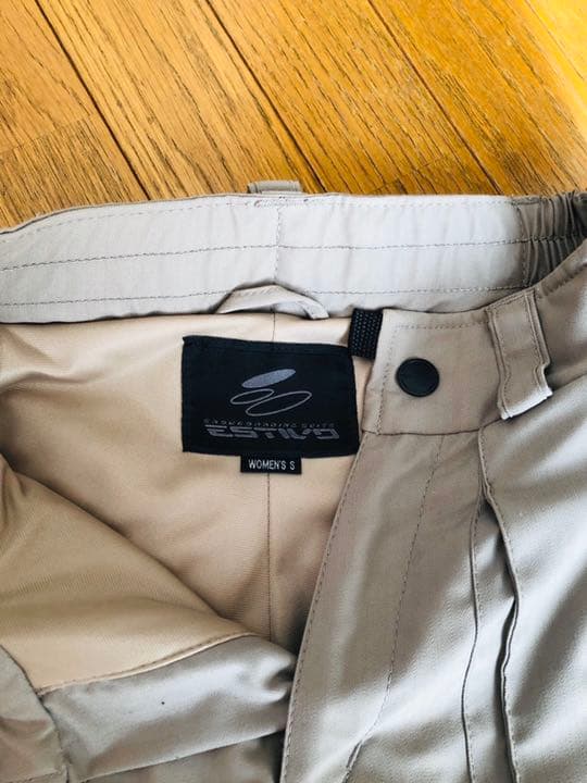 【ESTIVO(エスティボ)】女性用スノボウェア