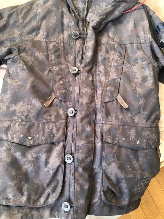 【ESTIVO(エスティボ)】女性用スノボウェア