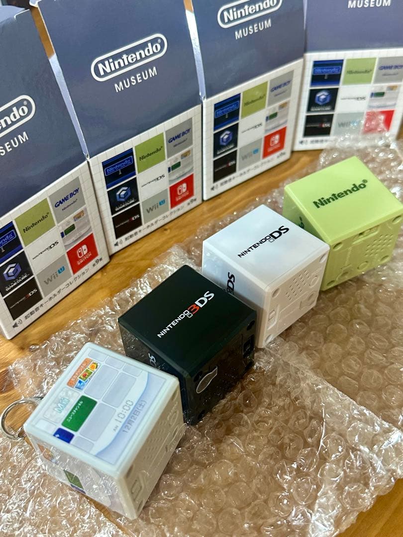 Nintendo ミュージアム　起動音キーホルダー　DS