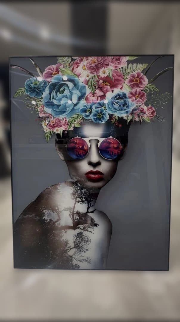 花の装飾の女性肖像画　アートガラスパネル