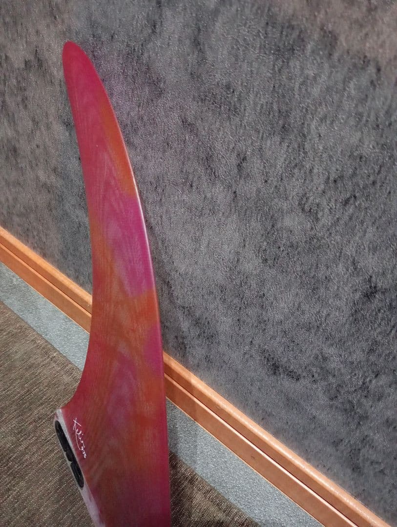 シングルフィン　 Kelia Moniz 9.75