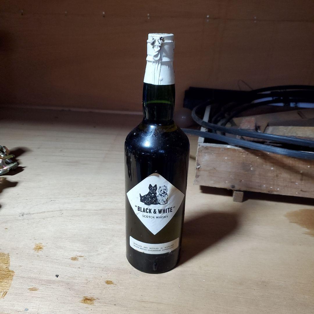 Black & White スコッチウイスキー