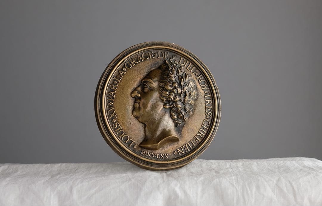 フランス ルイ15世高浮彫 メダル レプリカ彫刻 アンティーク風 ヴィンテージ