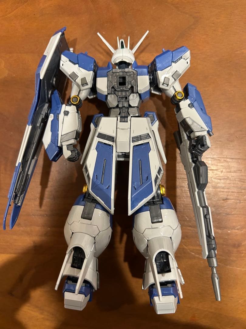RG　Hi-νガンダム　チタニウムフィニッシュ　組み立て済