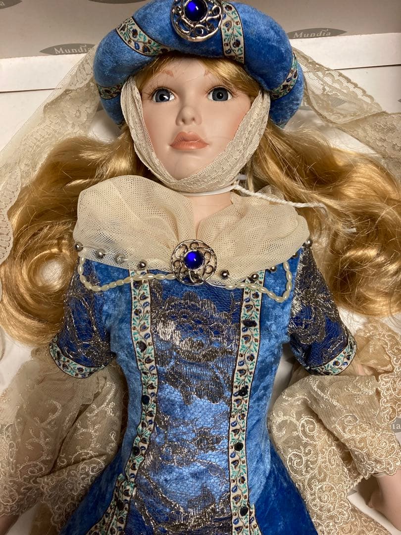 フランスムンデイ社限定ビスクドール