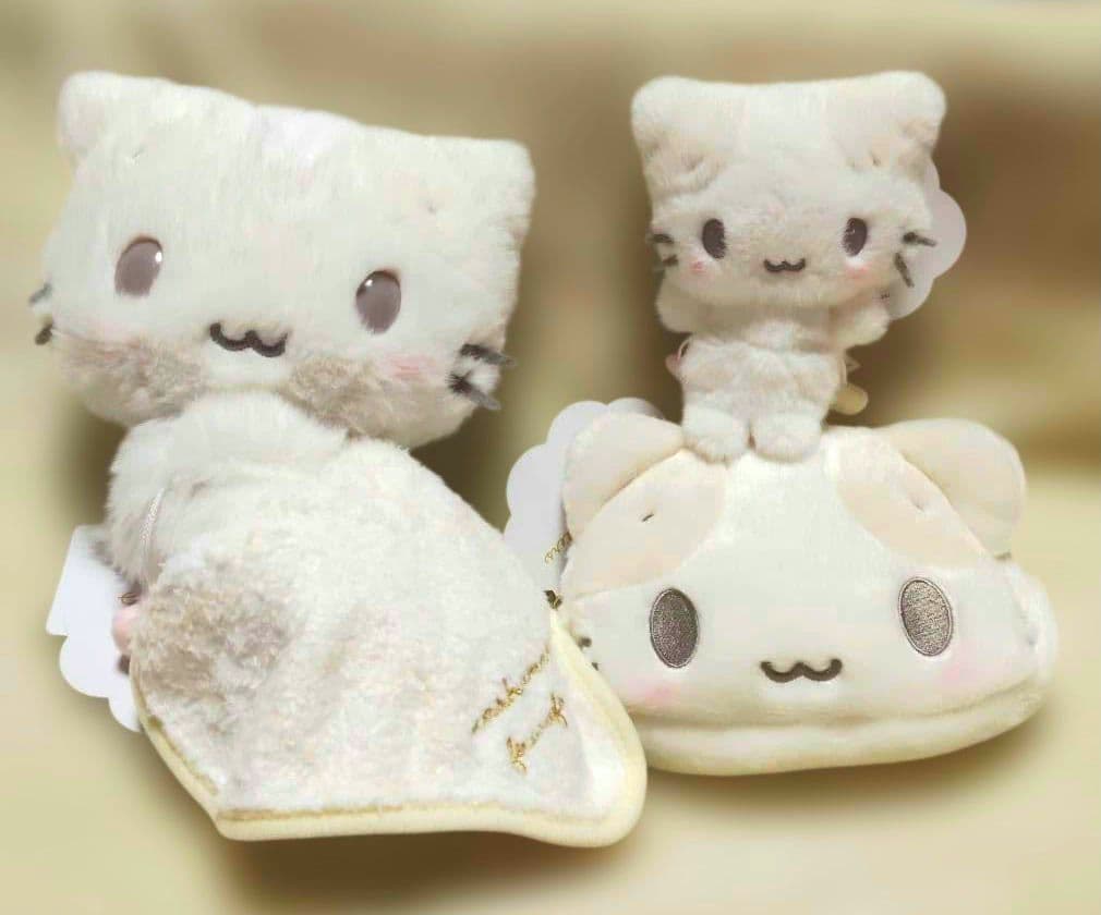 マシュマロみたいなふわふわにゃんこ　ぬいぐるみ　マスコットチャーム　ポーチ　３点