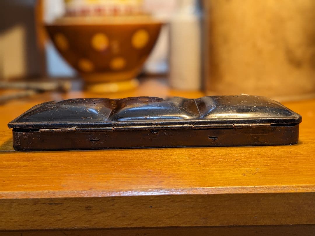 値引OK　フランスアンティーク　水彩絵具パレット 金属製　この良さが分かる貴方へ