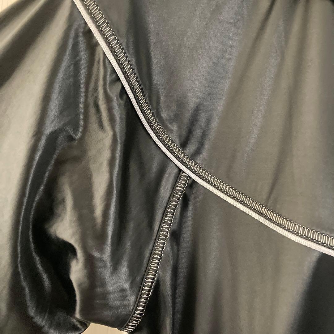 未使用品 adidas フード付きジャケット 黒　M