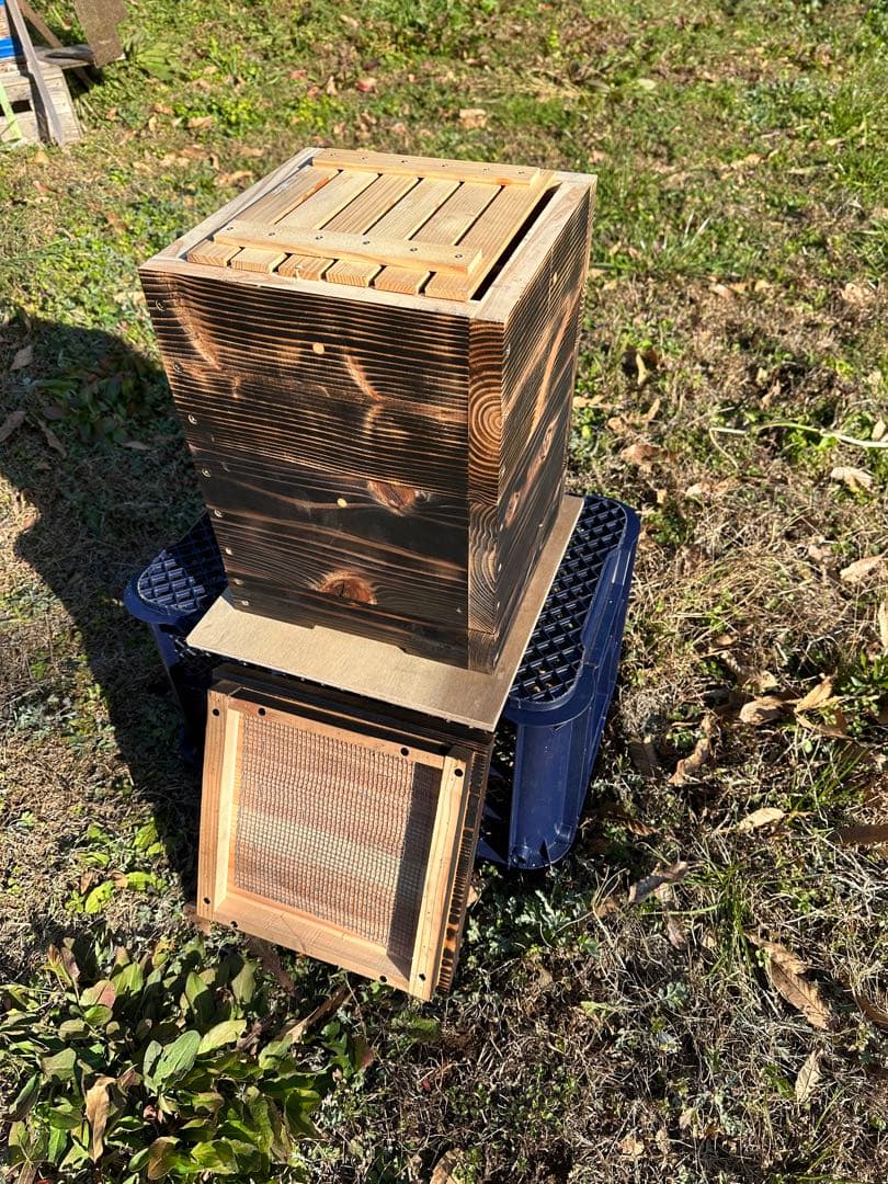 日本ミツバチ重箱式巣箱　捕獲飼育用