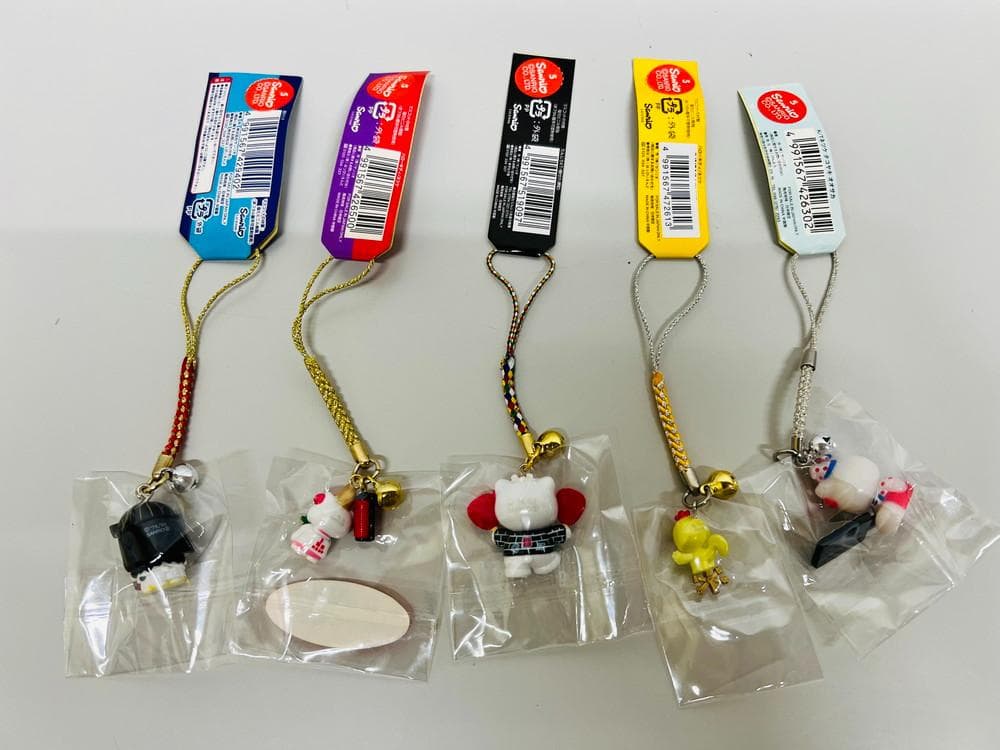 ◆サンリオ HELLO KITTY ご当地 ストラップ 29個セット　08272