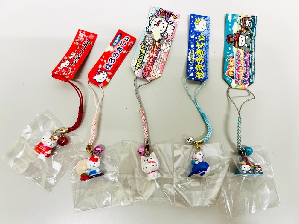 ◆サンリオ HELLO KITTY ご当地 ストラップ 29個セット　08272