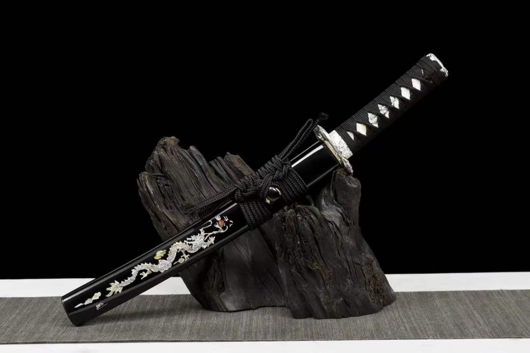 【祥龍短刀】  武具　刀装具　日本刀　模造刀 居合刀  肋差   短刀