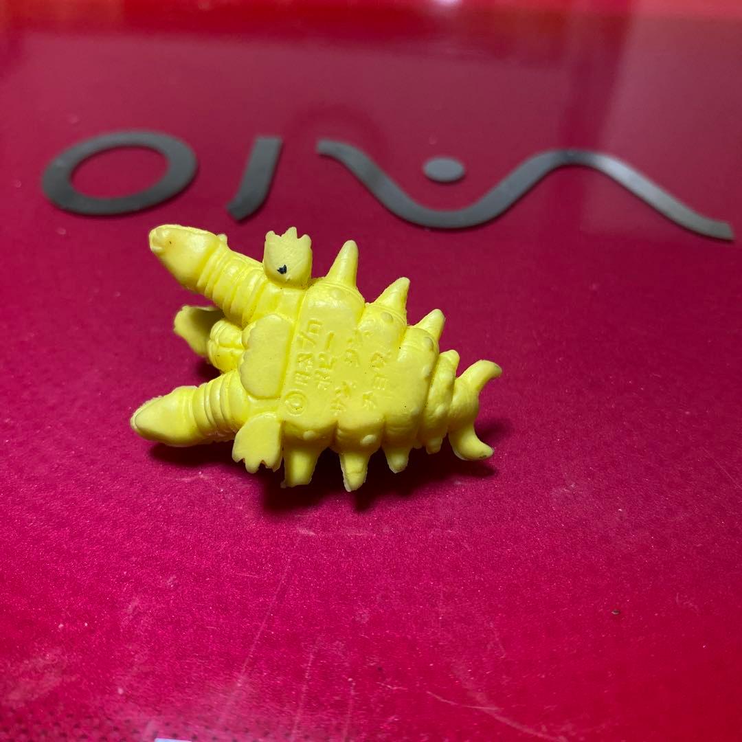 怪獣フィギュア　　サンジンチョウ