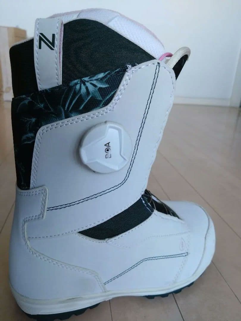 ナイデッカー　スノーボードブーツ
