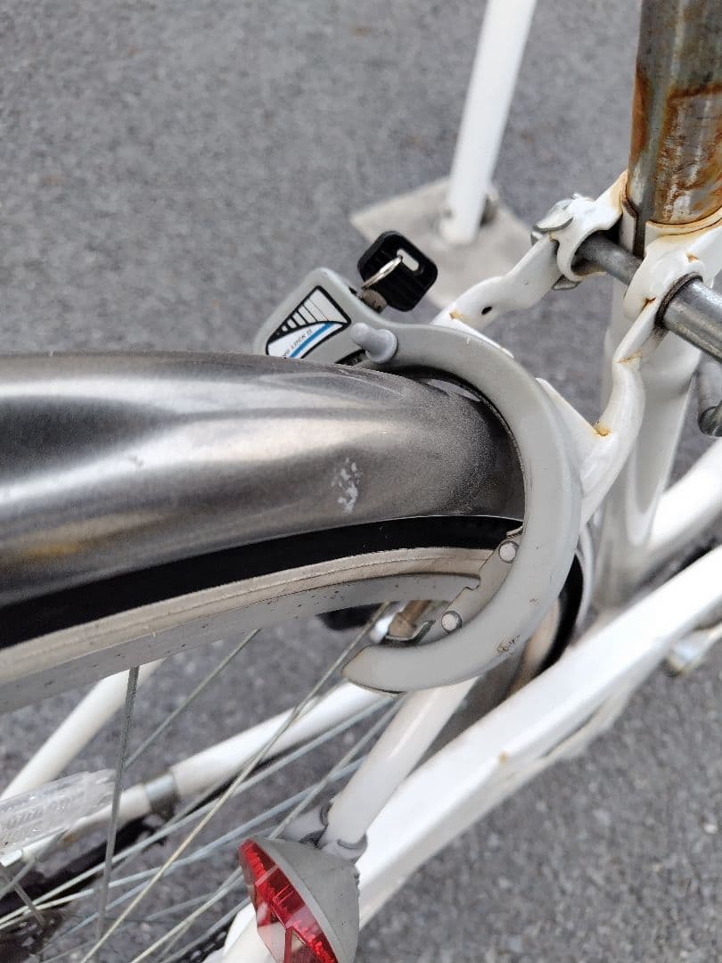 シティサイクル ホワイト 6速ギア　あさひ