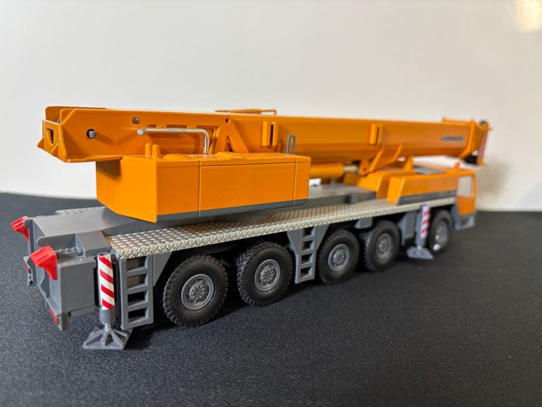 Liebherr LTM 1160/2 モバイルクレーン 1/50
