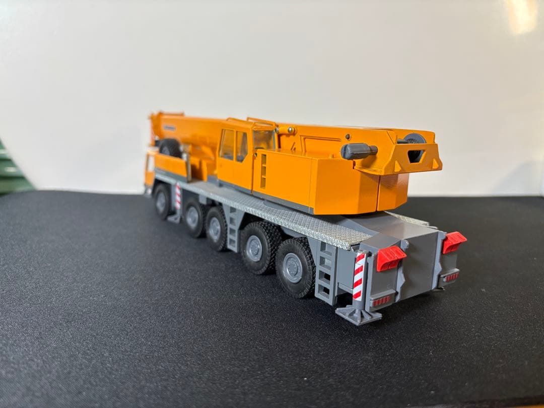 Liebherr LTM 1160/2 モバイルクレーン 1/50