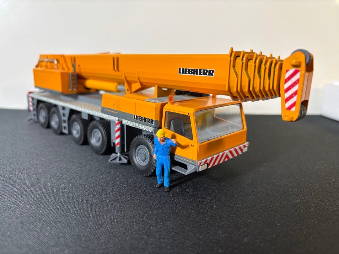 Liebherr LTM 1160/2 モバイルクレーン 1/50