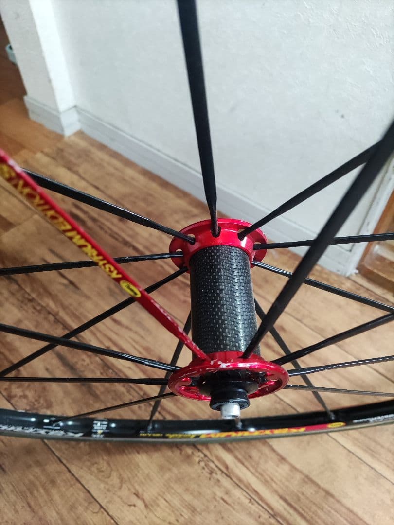 Mavicチューブラーホイール。非常に軽量です。登山に適しています。