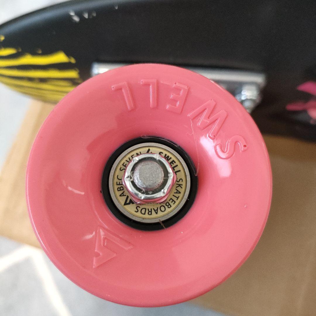 SWELL スケートボード ブラックデッキ 魚デザイン