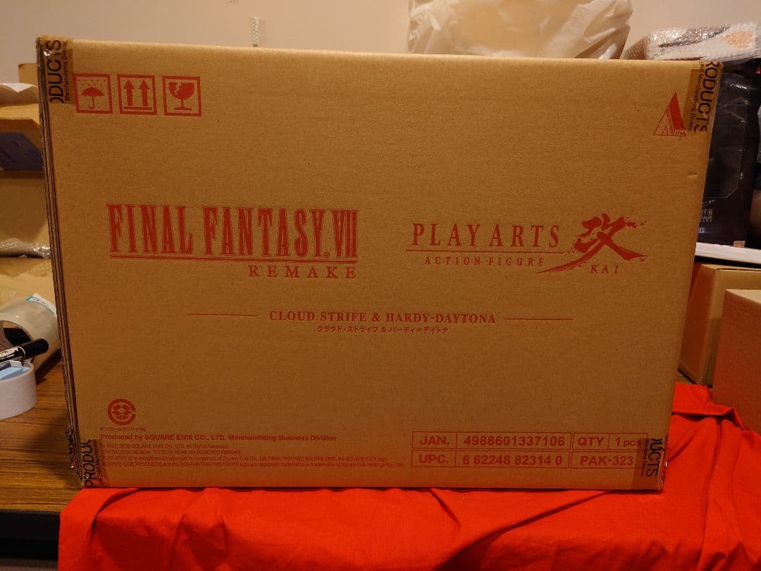 FF VII 限定版 フィギュア クラウド・ストライフ & ハーディ＝デイトナ