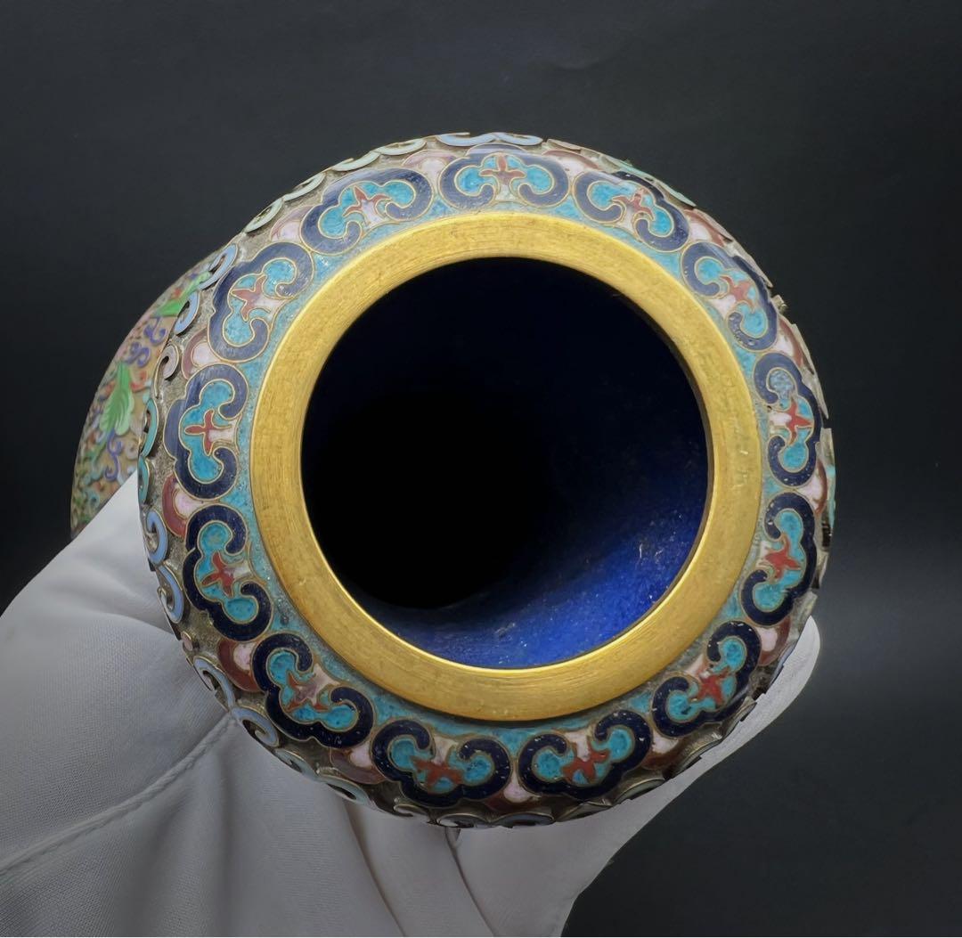 中国美術 古玩 掐丝珐琅 七宝焼　蝶々紋樣花瓶 台座付き　骨董品