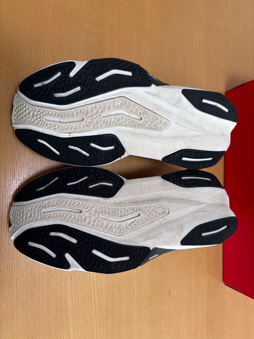 ニューバランス　フューエルセルレベルV4