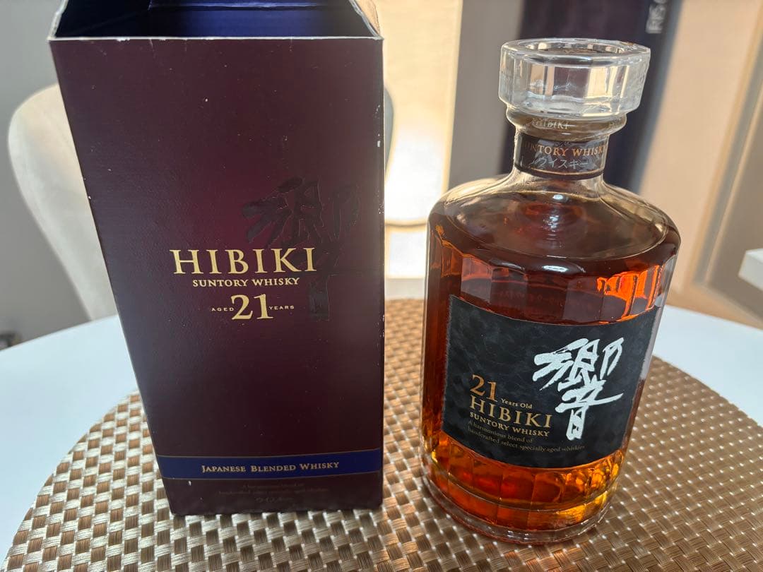 サントリー　旧　響　21年  700ml ウイスキー