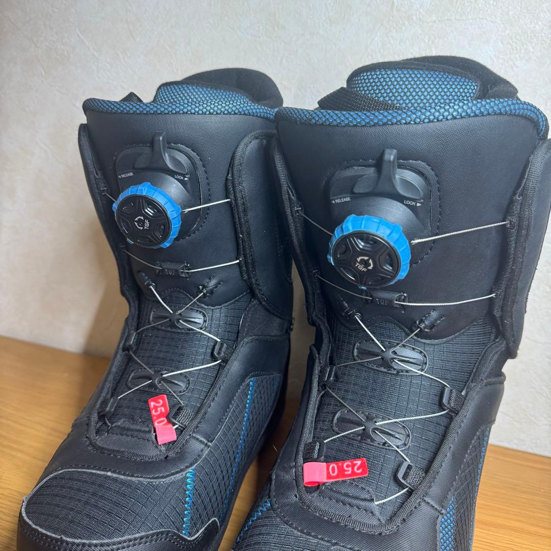 【新品】スノーボードブーツ　IGNIO　BOAブーツ　ダイヤル式　25cm