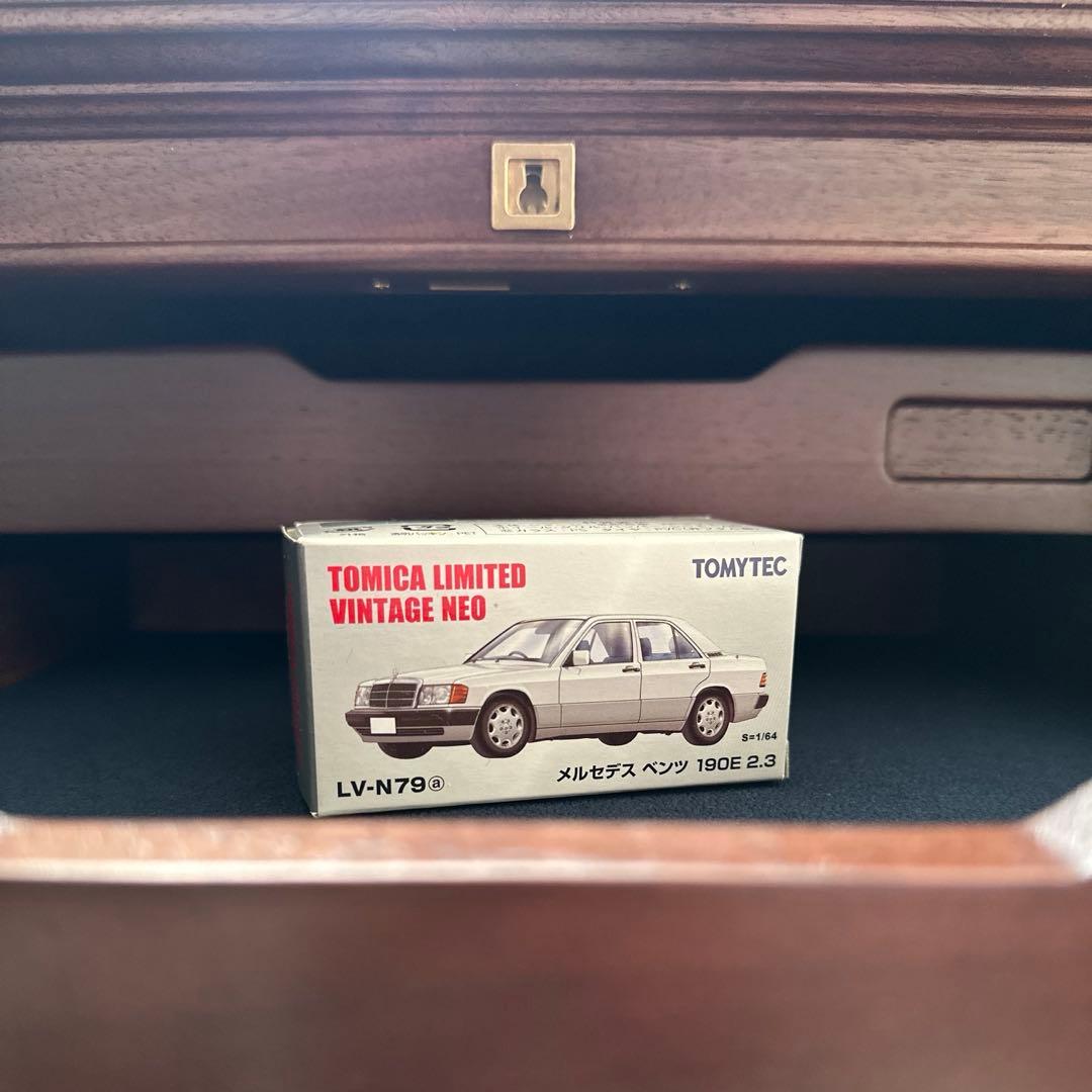 トミカリミテッドヴィンテージNEO LV-N79 メルセデス・ベンツ 190E