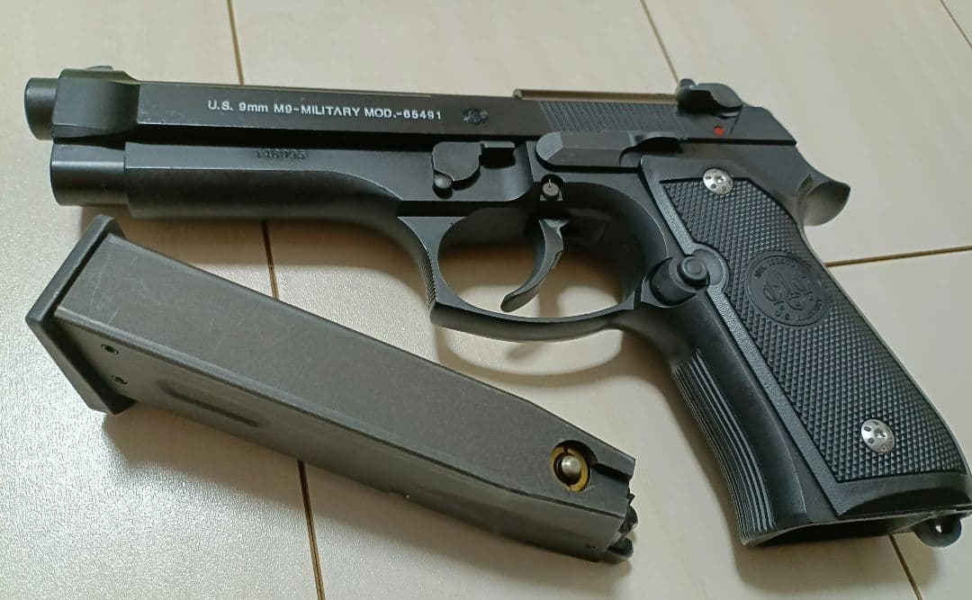 【中古品】東京マルイ ガスガン「U.S. M9ピストル」（星型スクリュー）」