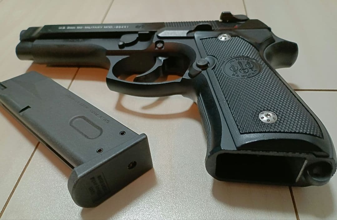 【中古品】東京マルイ ガスガン「U.S. M9ピストル」（星型スクリュー）」