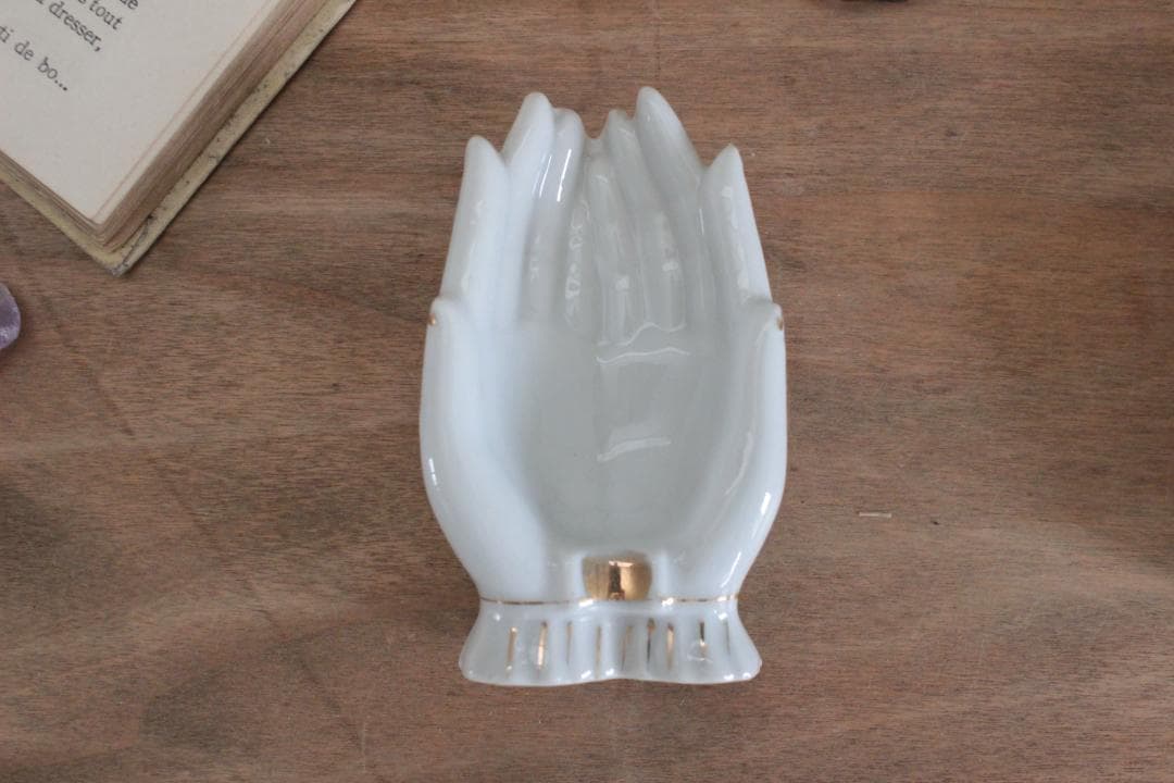 【B】ホワイトハンドモチーフ/Made in Japan /陶器製・小物入れ