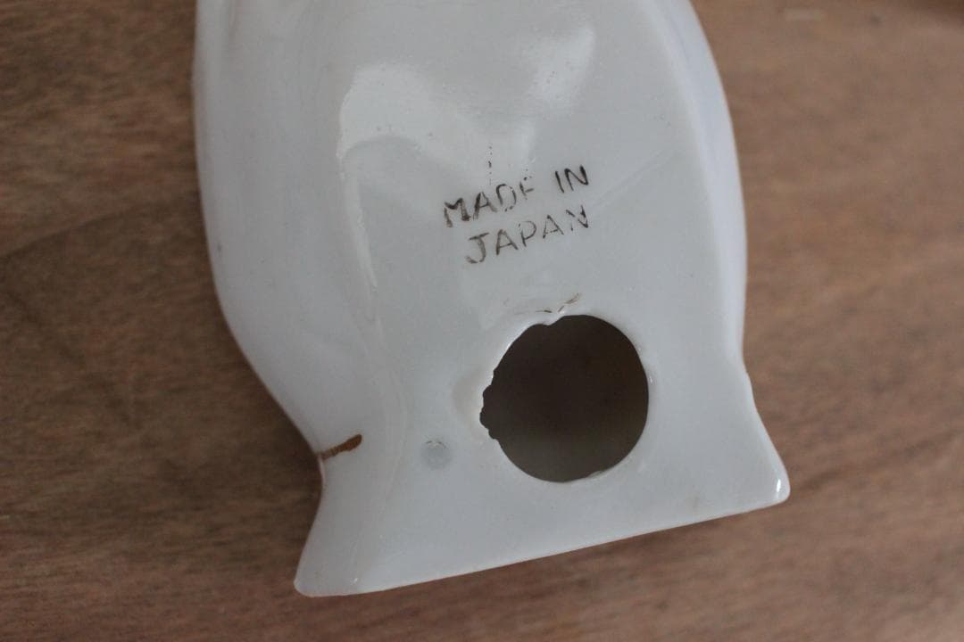 【B】ホワイトハンドモチーフ/Made in Japan /陶器製・小物入れ