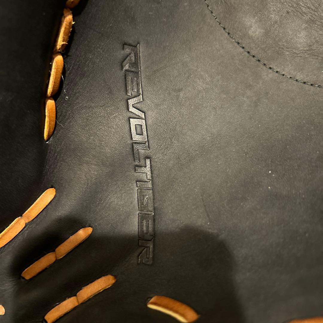 り*う様 激レア　美品　ミツワタイガー　キャッチャーミット　ブラック　REVLT