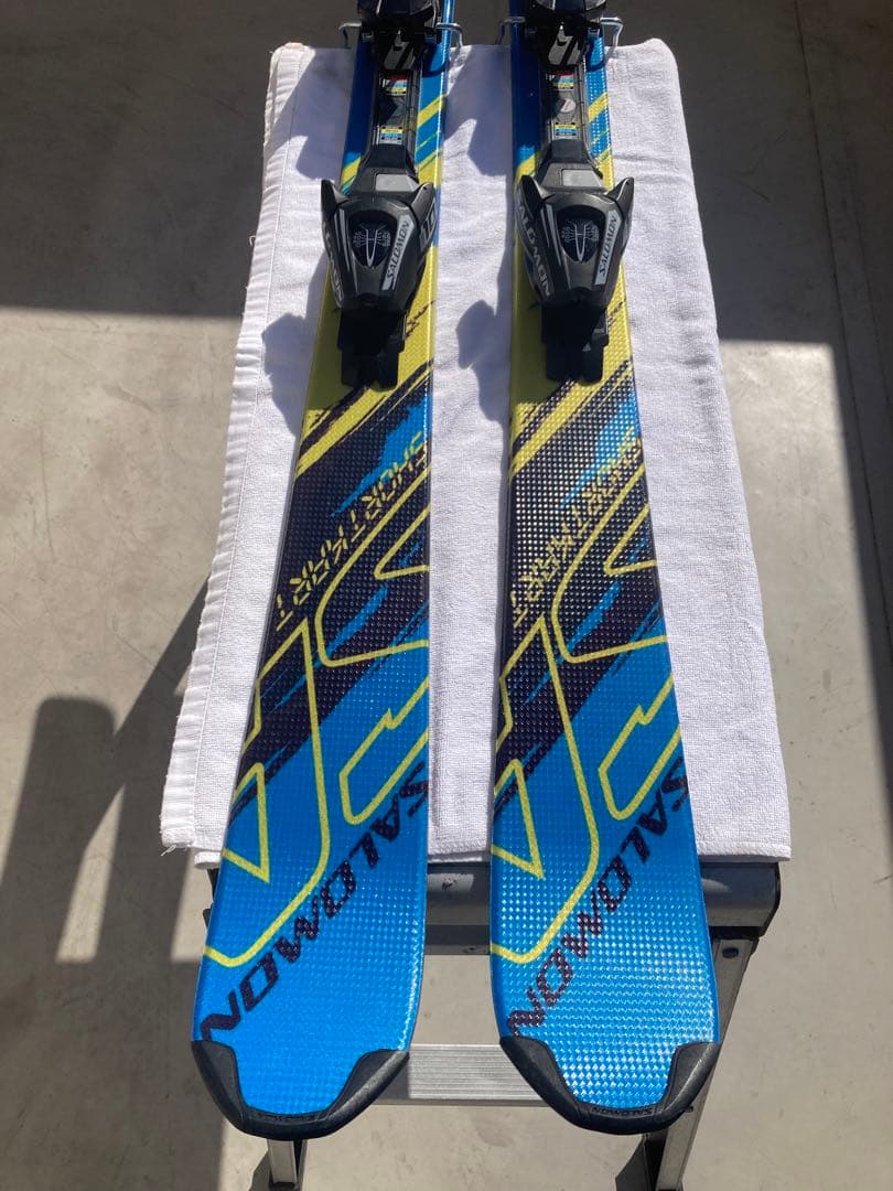 ショートスキー(ファン ミッド ミドル)板　SALOMON ショートカート125