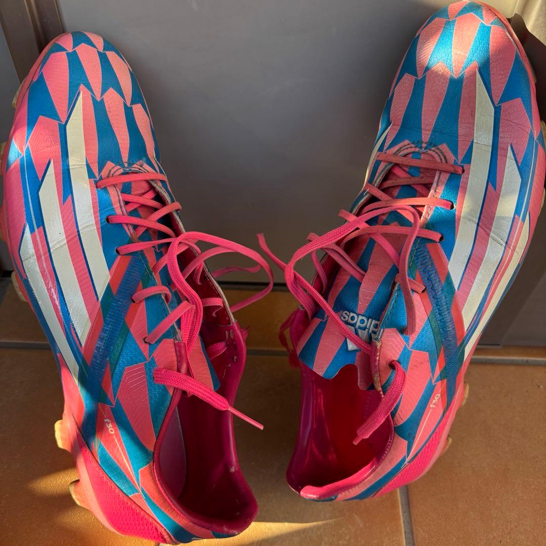 adidas サッカーシューズ・スパイク F30
