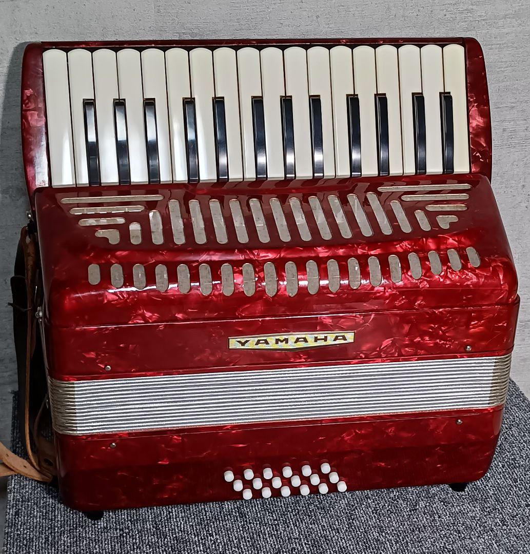 YAMAHA 赤アコーディオン 30鍵 美品です！音出し確認済み品