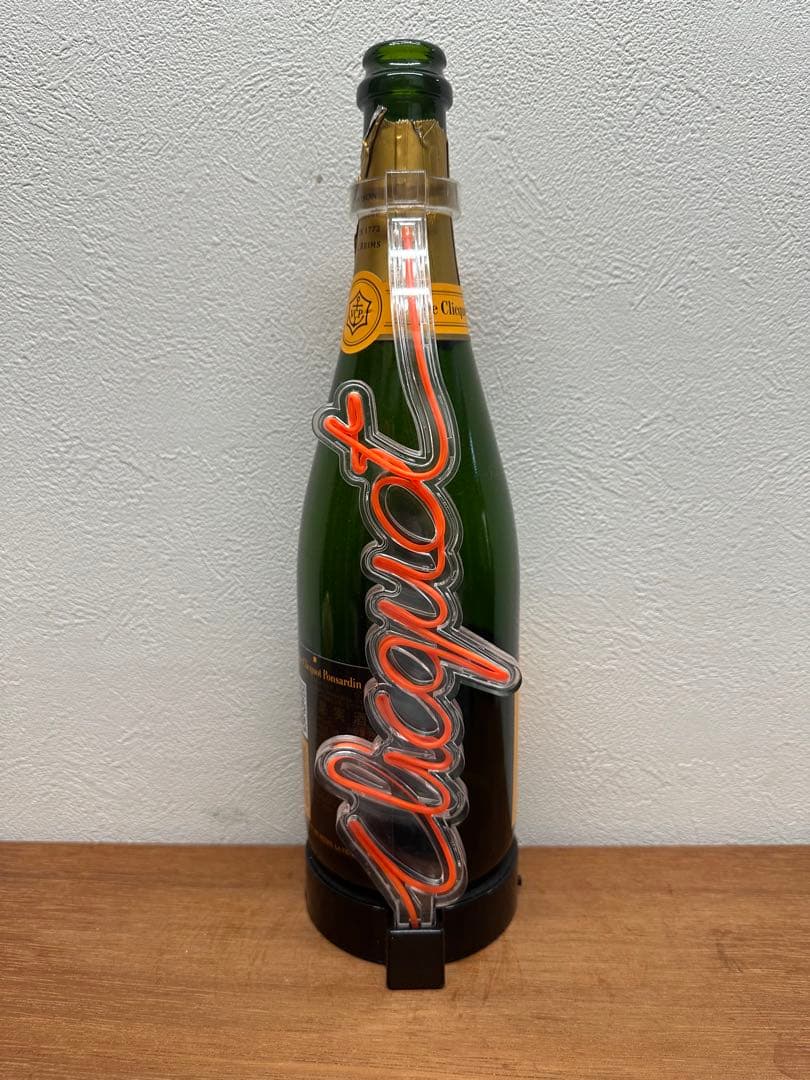 シャンパーニュ・ヴーヴクリコ・特選6種・グッズ盛り合わせ