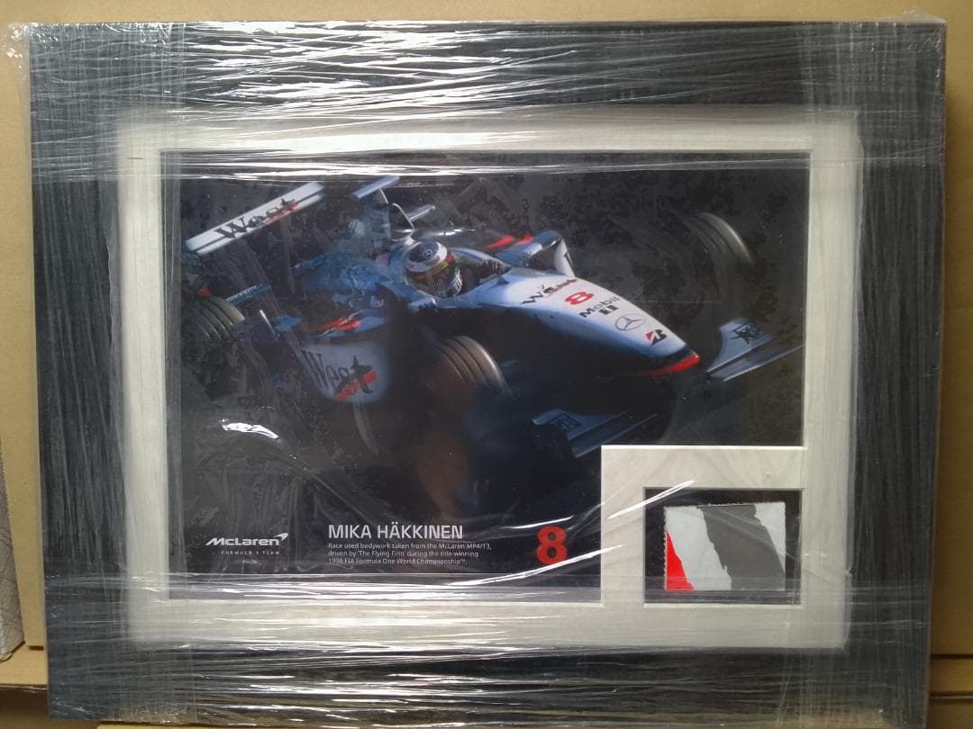 ハッキネン マクラーレンメルセデス MP4/13 実車カウルパーツ額装品