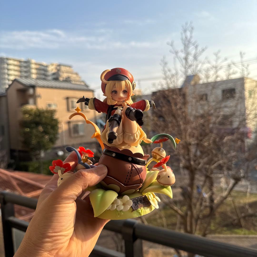 フィギュア 花と植物デザイン