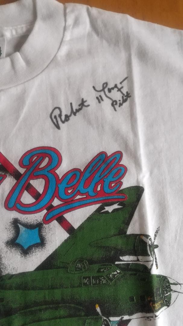 メンフィスベル 機長直筆サイン入りTシャツ & B-17(レベル・ハセガワ×２)