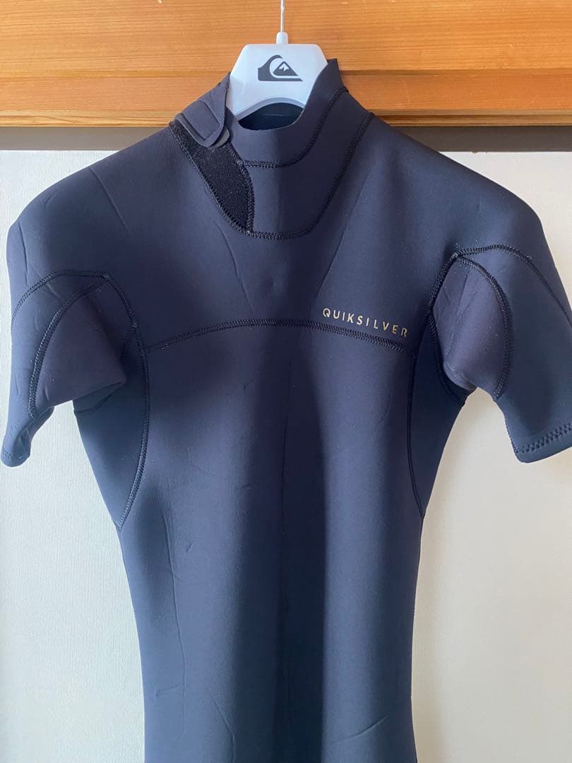 QUIKSILVER ブラック 半袖ウェットスーツ