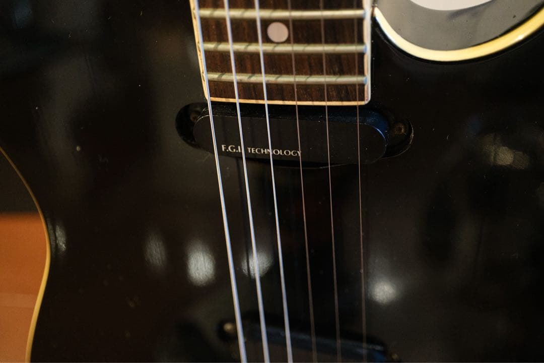 フェルナンデス 初期 LシリアルTEJ-75 白FGI ×EMG 布袋寅泰