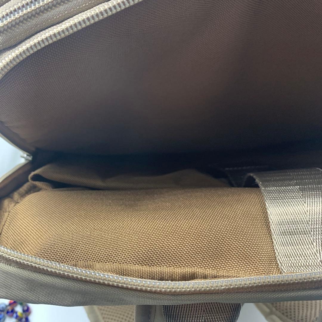 【s.t154】AWW 多機能バックパック　大容量　ベージュ