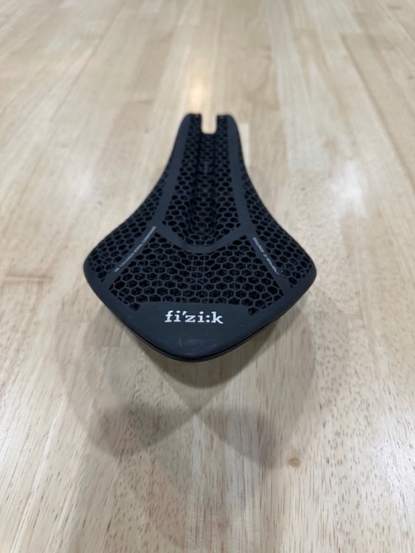 ( フィジーク ) サドル AERIS LD R3 ADAPTIVE KIUM