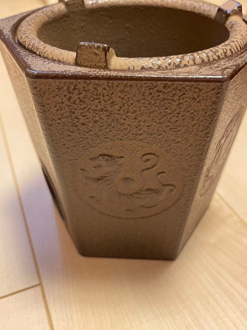 鋳鉄製茶道具 六角形 火鉢 涼炉 鉄瓶用 工芸品