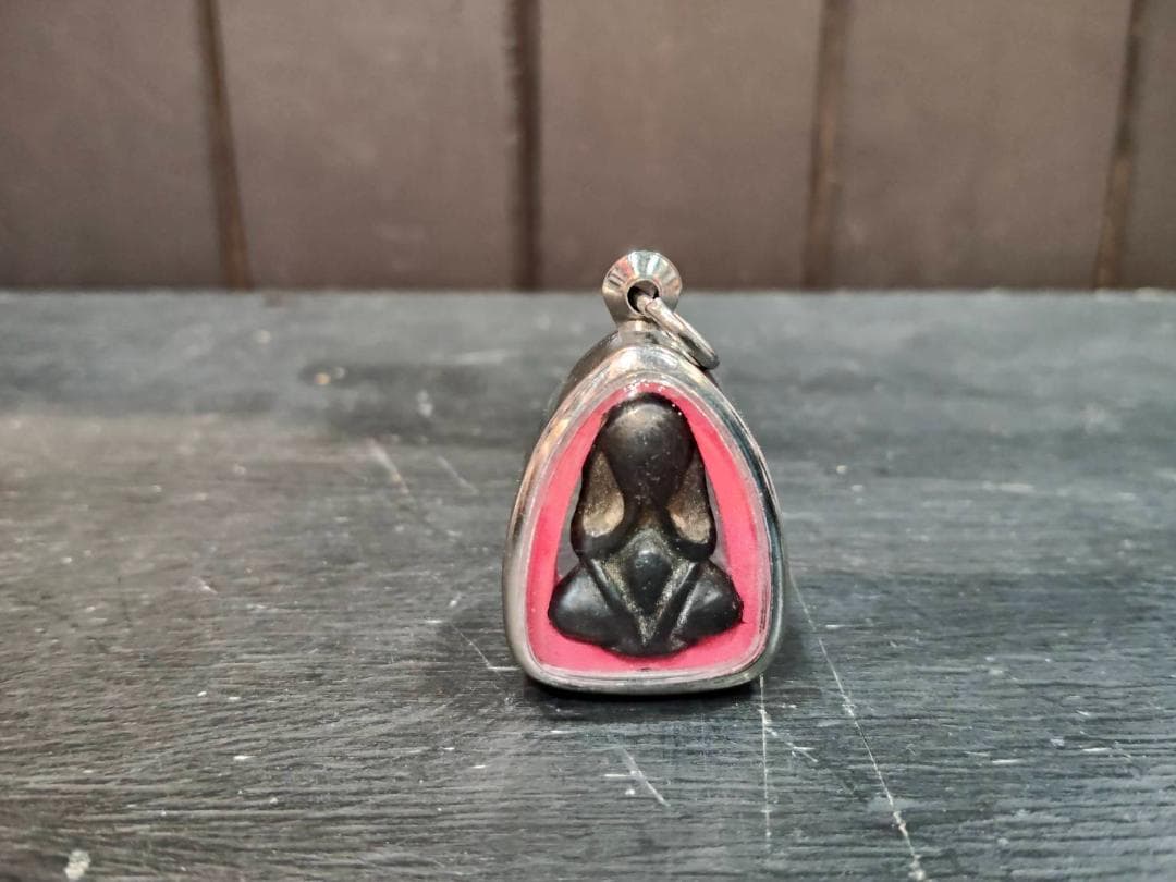 タイのお守り　プラピッター　魔除け　災難除け（大）