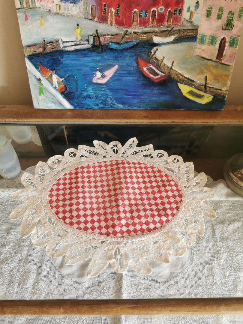 アンティークフランス レッド＆アイボリー 市松模様織 バテンバーグレースドイリー